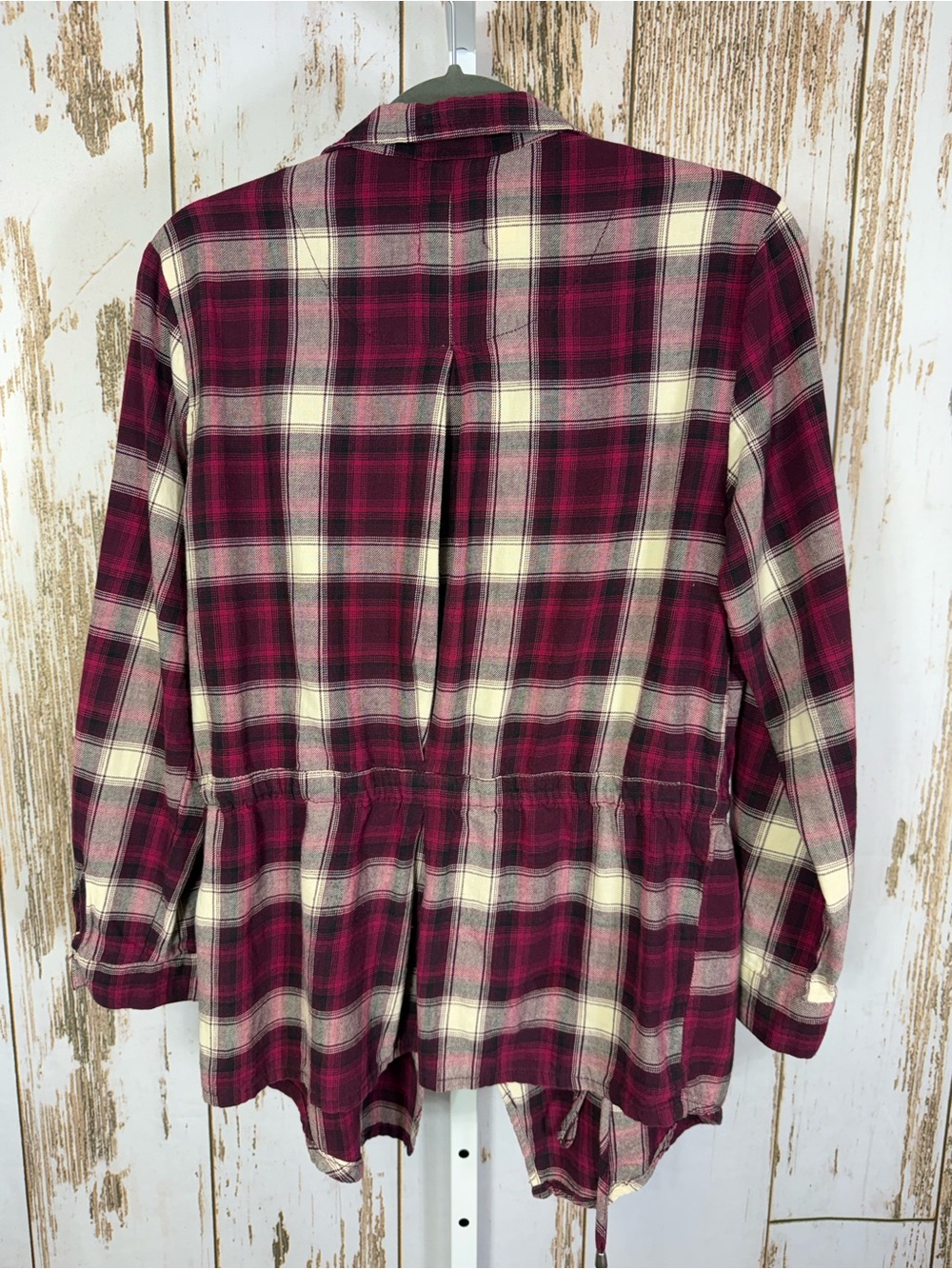 Wild Blue x Sadie Robertson Red Plaid Flannel Open-Front Shacket. Size Medium. - Picture 6 of 6